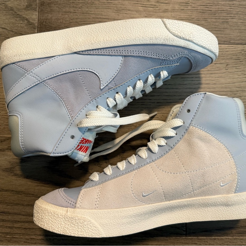 Nike High-Top Sneakers in Soft Blue and White